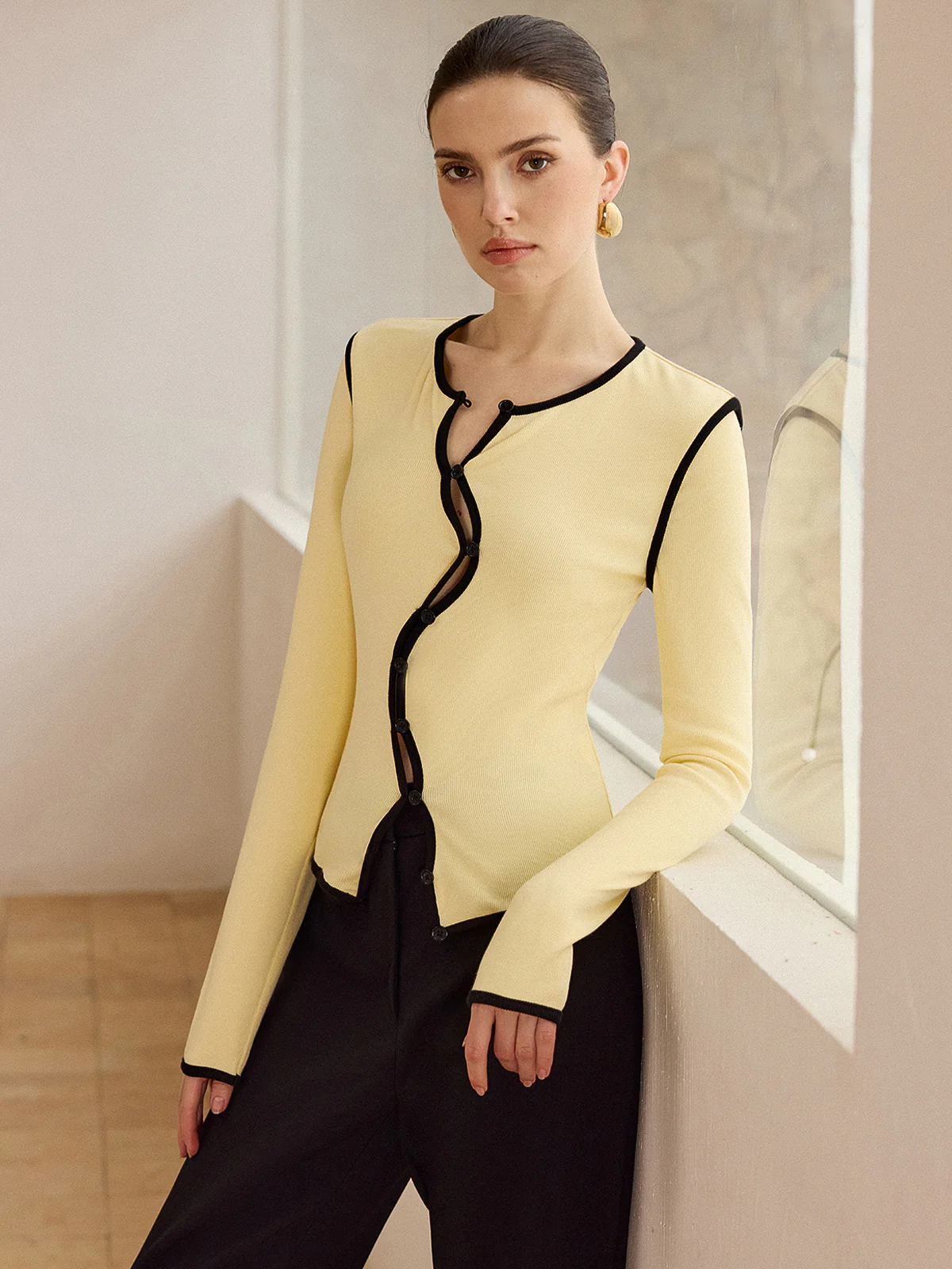 Asymmetric Contrast Trim Top - Wholesalesil