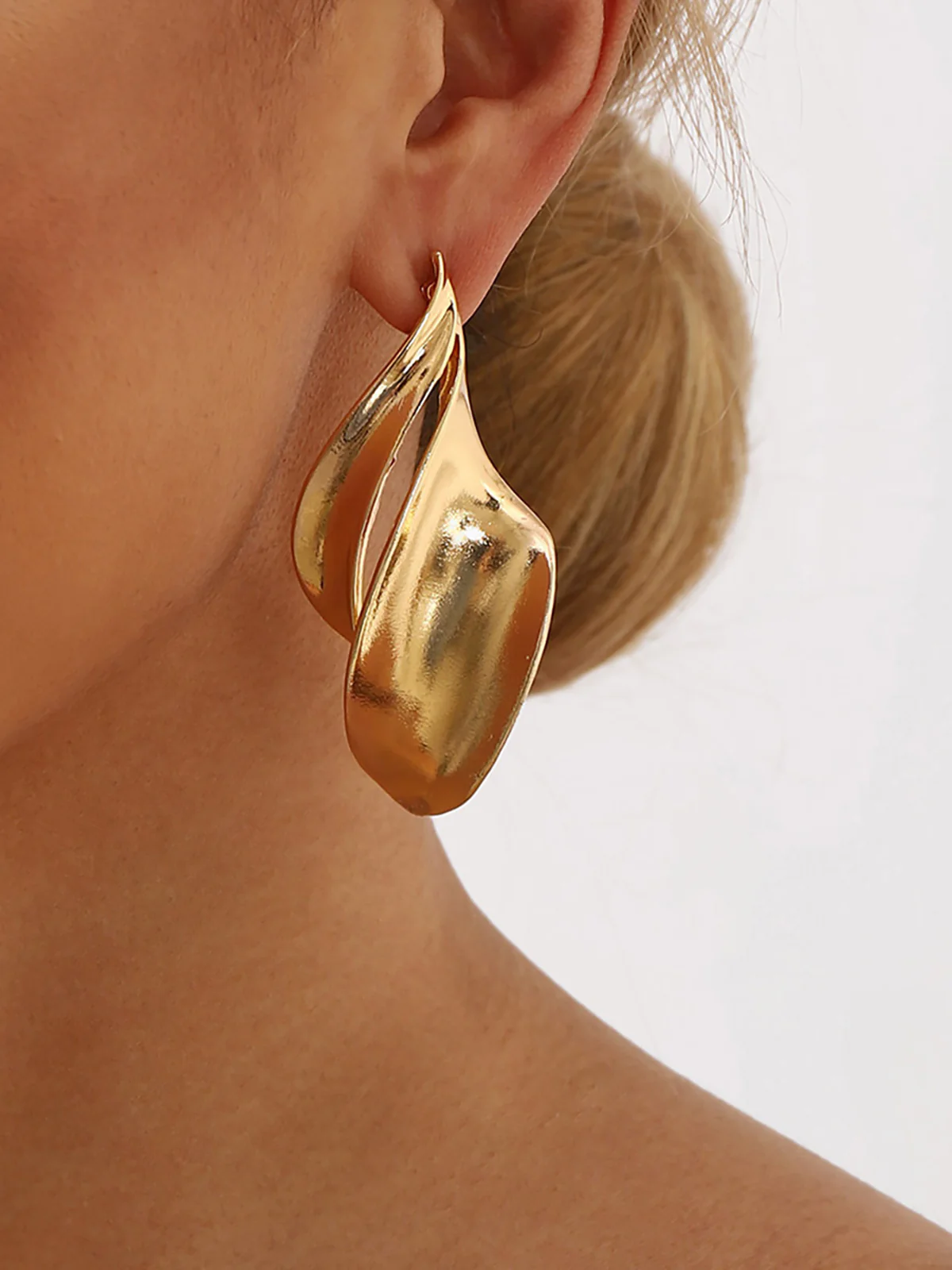 Twisted Leaf-Shaped Drop Earrings - Wholesalesil