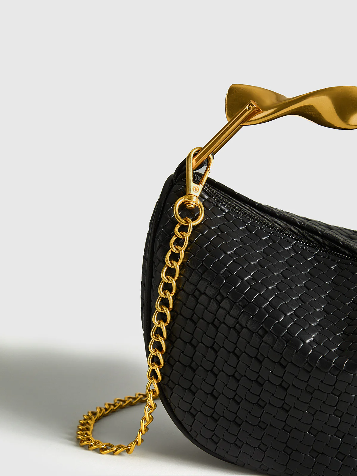 Textured PU Leather Bag with Chain Strap - Wholesalesil