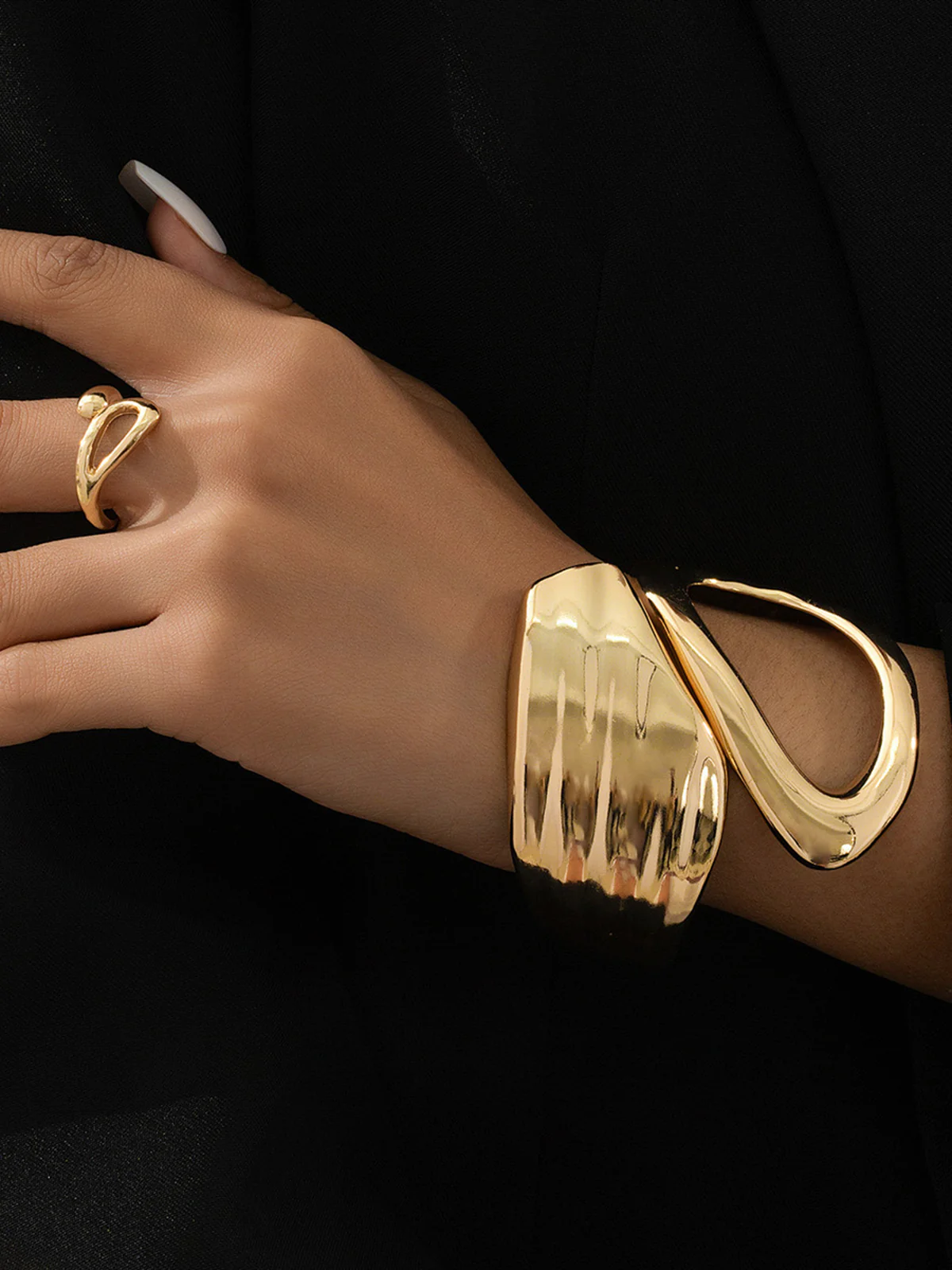 Asymmetric Gold Ring and Cuff Bracelet Set - Wholesalesil