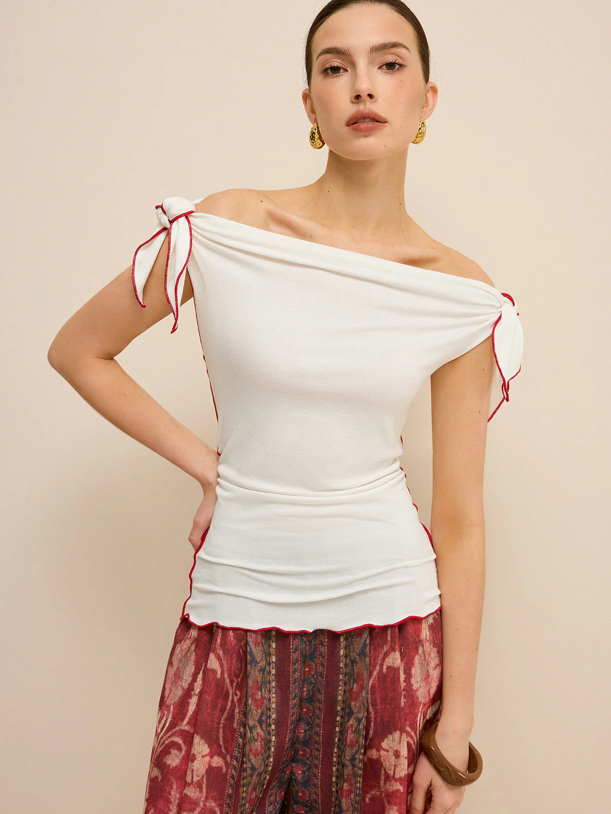 Off-Shoulder Contrast Trim Knotted Top - Wholesalesil