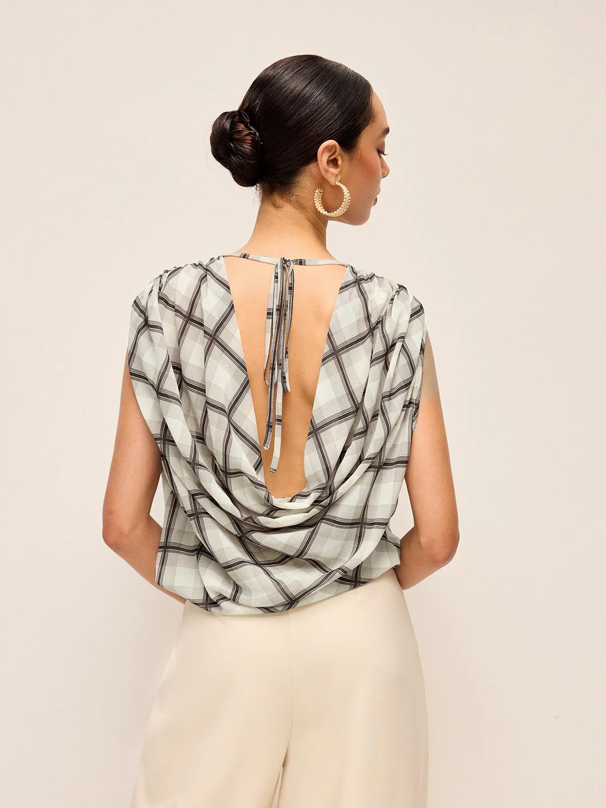 Sleeveless Plaid Backless Chiffon Shirt - Wholesalesil